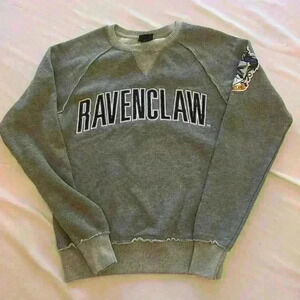Wizarding World of Harry Potter Ravenclaw Sweatshirt  Embroidered front size XS